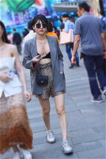 femdom妍妍女王黄金