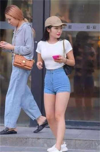 邻居大叔来串门完整版