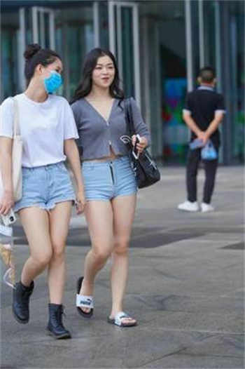鱿鱼网站新域名自动跳转