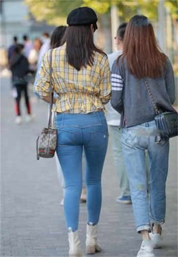 女儿15岁自愿和父亲违法吗
